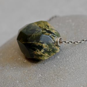 NZ Greenstone Large Facet Pendant On S Silver Chain