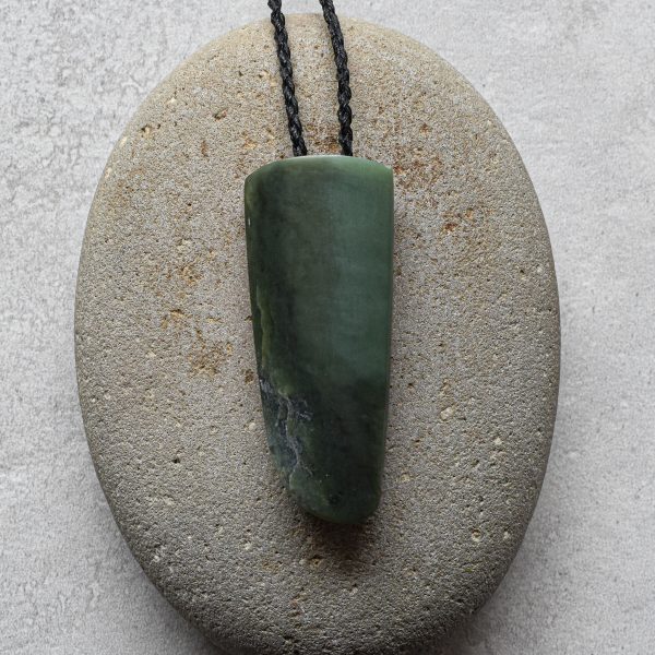 NZ Greenstone/Pounamu Niho/Tooth Pendant