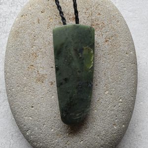NZ Greenstone/Pounamu Niho/Tooth Pendant