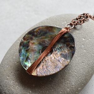 Paua Cricle Pendant W/Copper
